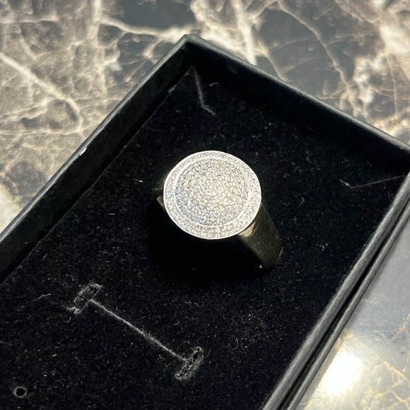 Men’s 10k gold .60 vs diamonds - Picture 1 of 3